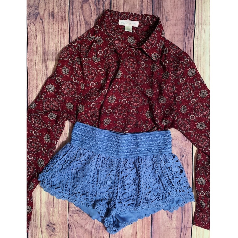 beautiful paisley maroon top